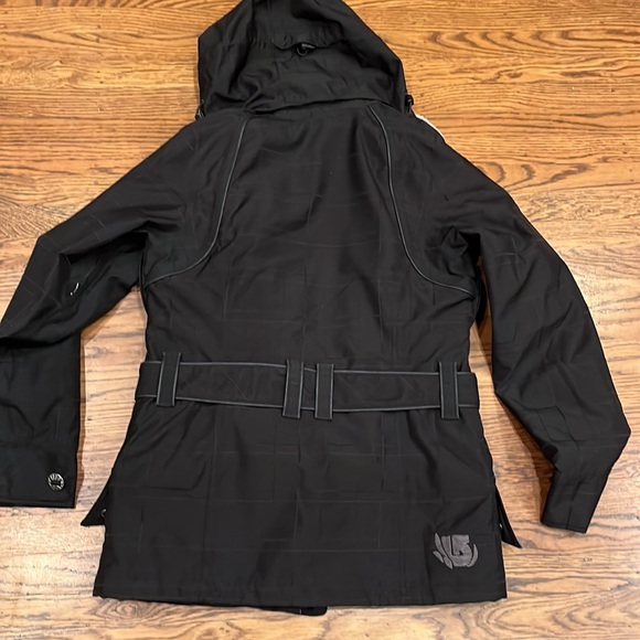 Burton Jacket - Picture 11 of 12